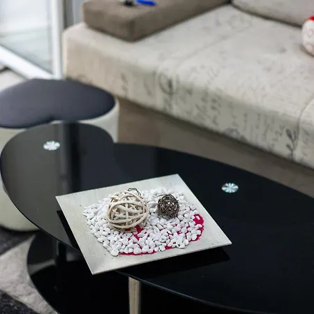 Modern Budget Apartment, Center, Up To 6 People Apartman
