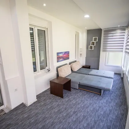 Apartman Modern Budget Apartment, Center, Up To 6 People