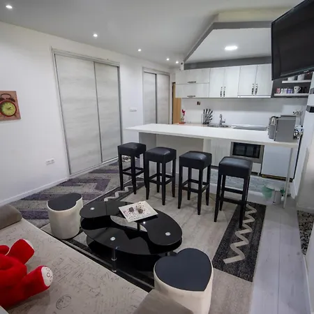 Modern Budget Apartment, Center, Up To 6 People Σαράγεβο