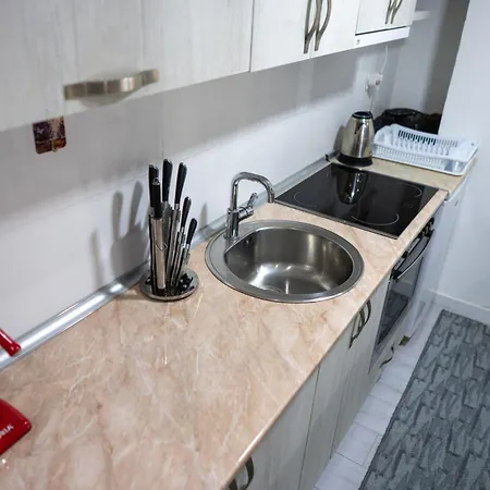 Modern Budget Apartment, Center, Up To 6 People Διαμέρισμα *
