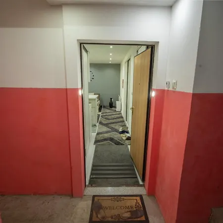 Apartman Modern Budget Apartment, Center, Up To 6 People *
