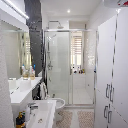 Modern Budget Apartment, Center, Up To 6 People *