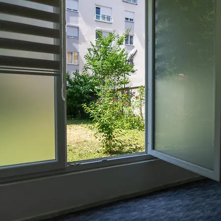 Modern Budget Apartment, Center, Up To 6 People Διαμέρισμα Σαράγεβο